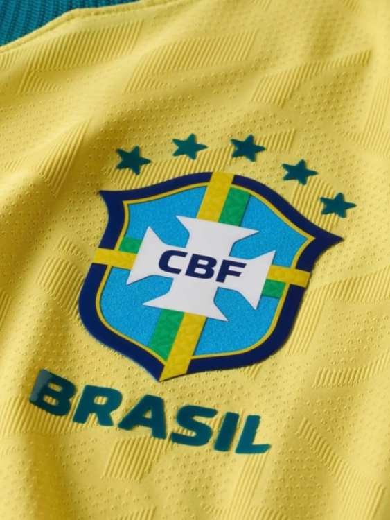 Camiseta Brasil Titular Manga Larga 2026/27 Nike Versión Partido (ID: 8688)